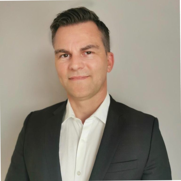 Mariusz – Kierownik projektów / IWE, LogiExpert